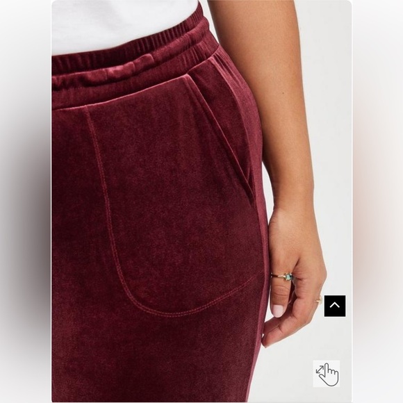 Torrid Pull-On Relaxed Taper Velvet High-Rise Pant - Picture 3 of 11